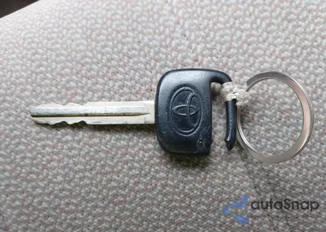 1997 Toyota Corolla Ce из США, поврежденный, VIN 2T1BA02E3VC223578